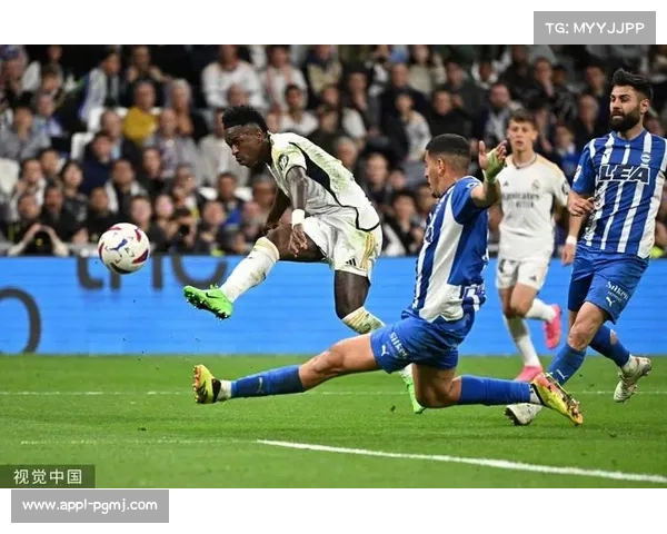 皇马客场复仇本菲卡:维尼修斯世界波背后的战术调整